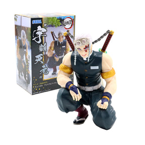 Tengen Figur gehockt beim Hashira Meeting